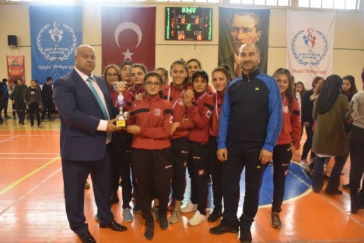 KARAMAN SPOR LİSESİ’NDEN ÇİFTE ZAFER