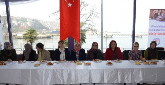 Memur Sen  “öncü sendika öncü kadın” konulu toplantı yaptı