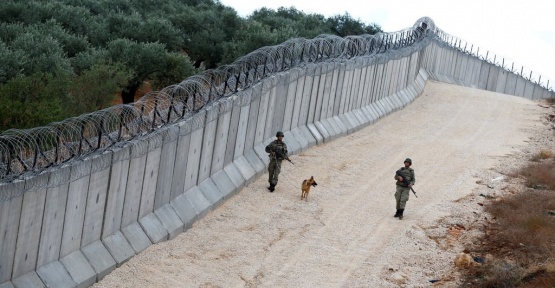 Sınır Duvarının Yarısı Tamamlandı