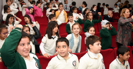 Mersin'de Öğrencilere Ağız ve Diş Sağlığı Konferansı verildi